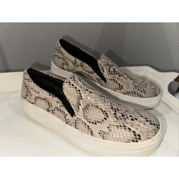 A New Day Faux Snakeskin Slip Ons Size 9 - Picture 3 of 7
